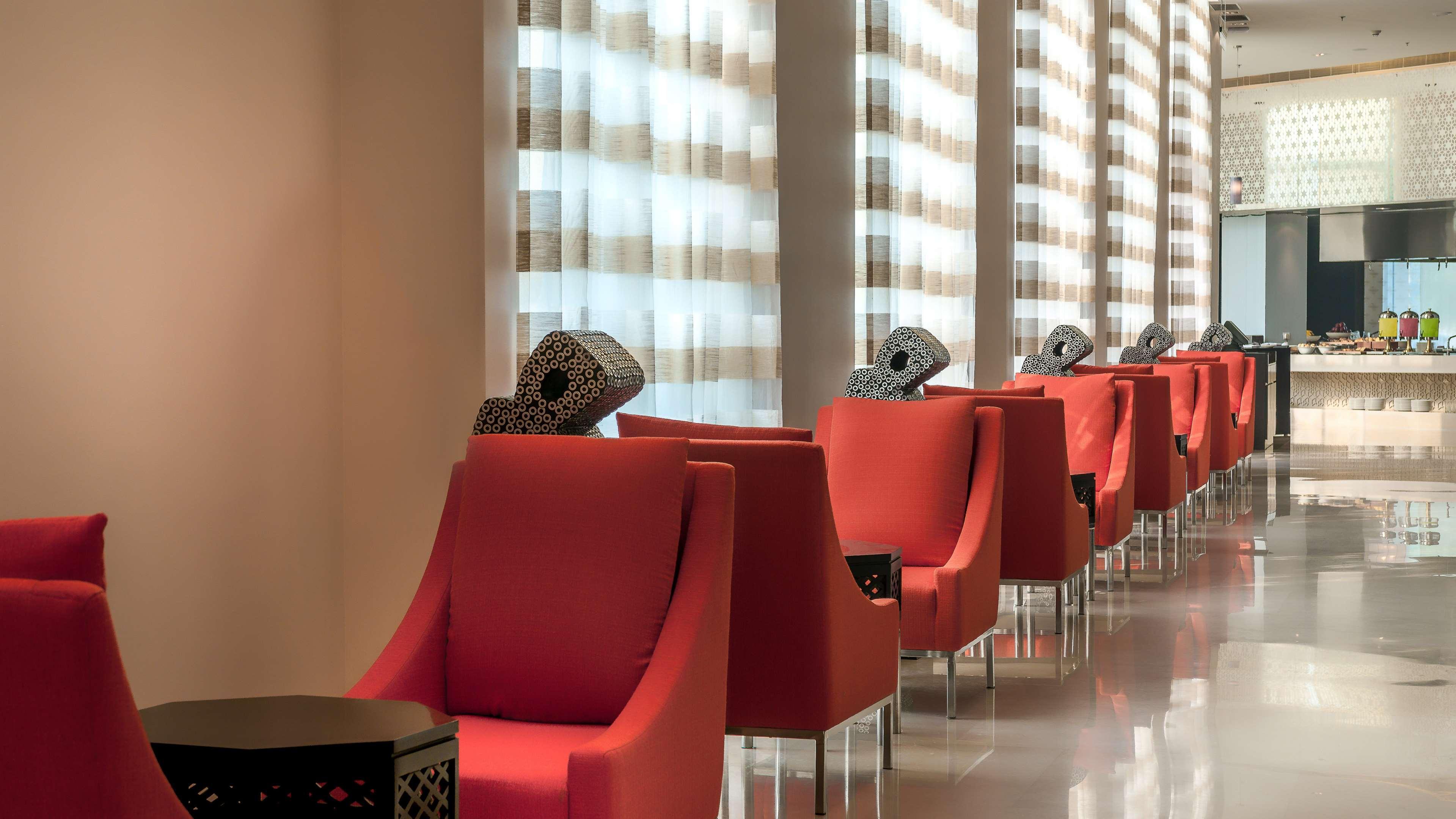 Hyatt Place Gurgaon Udyog Vihar Exteriér fotografie The lounge at the airport