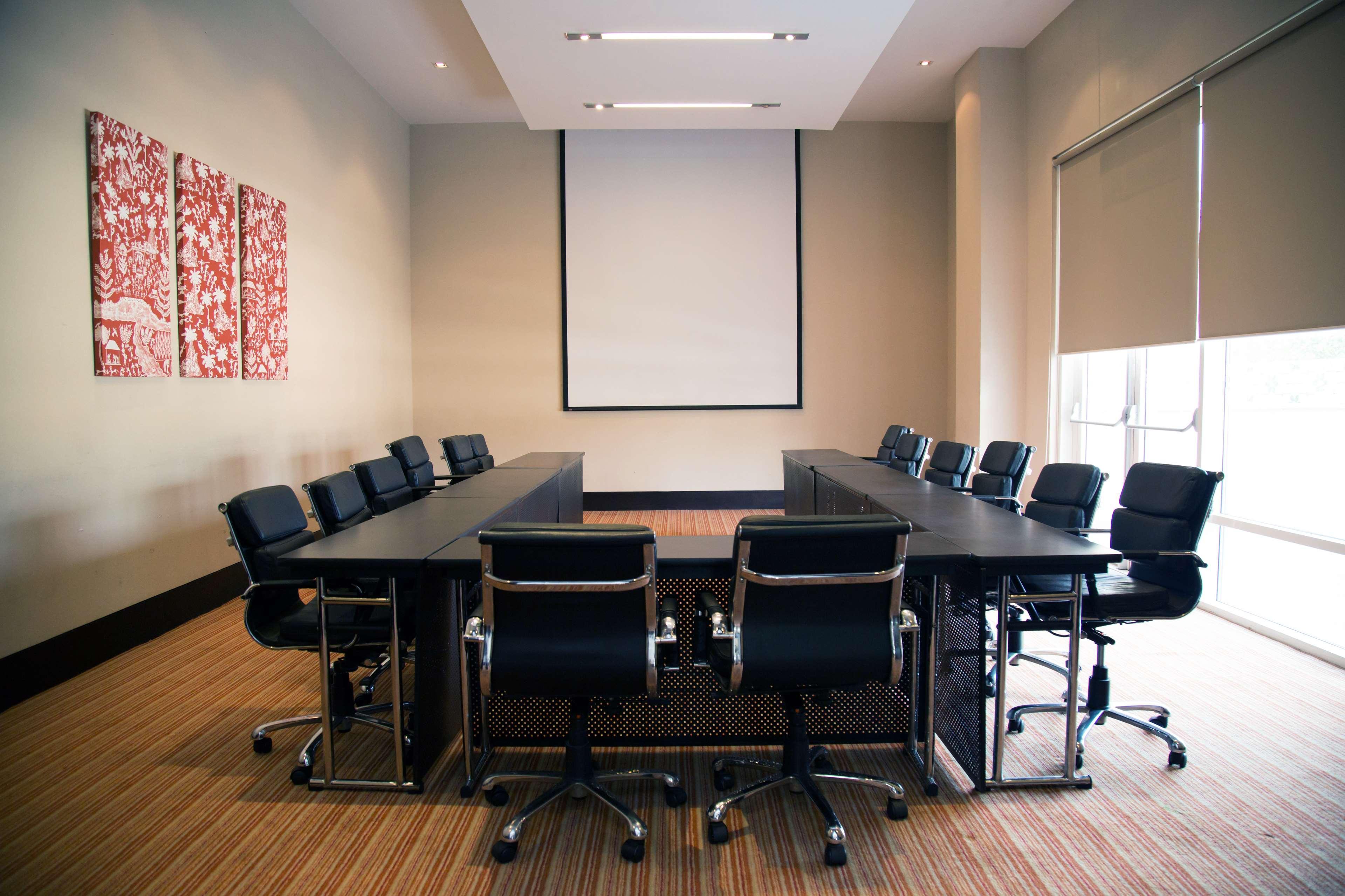 Hyatt Place Gurgaon Udyog Vihar Exteriér fotografie A meeting room