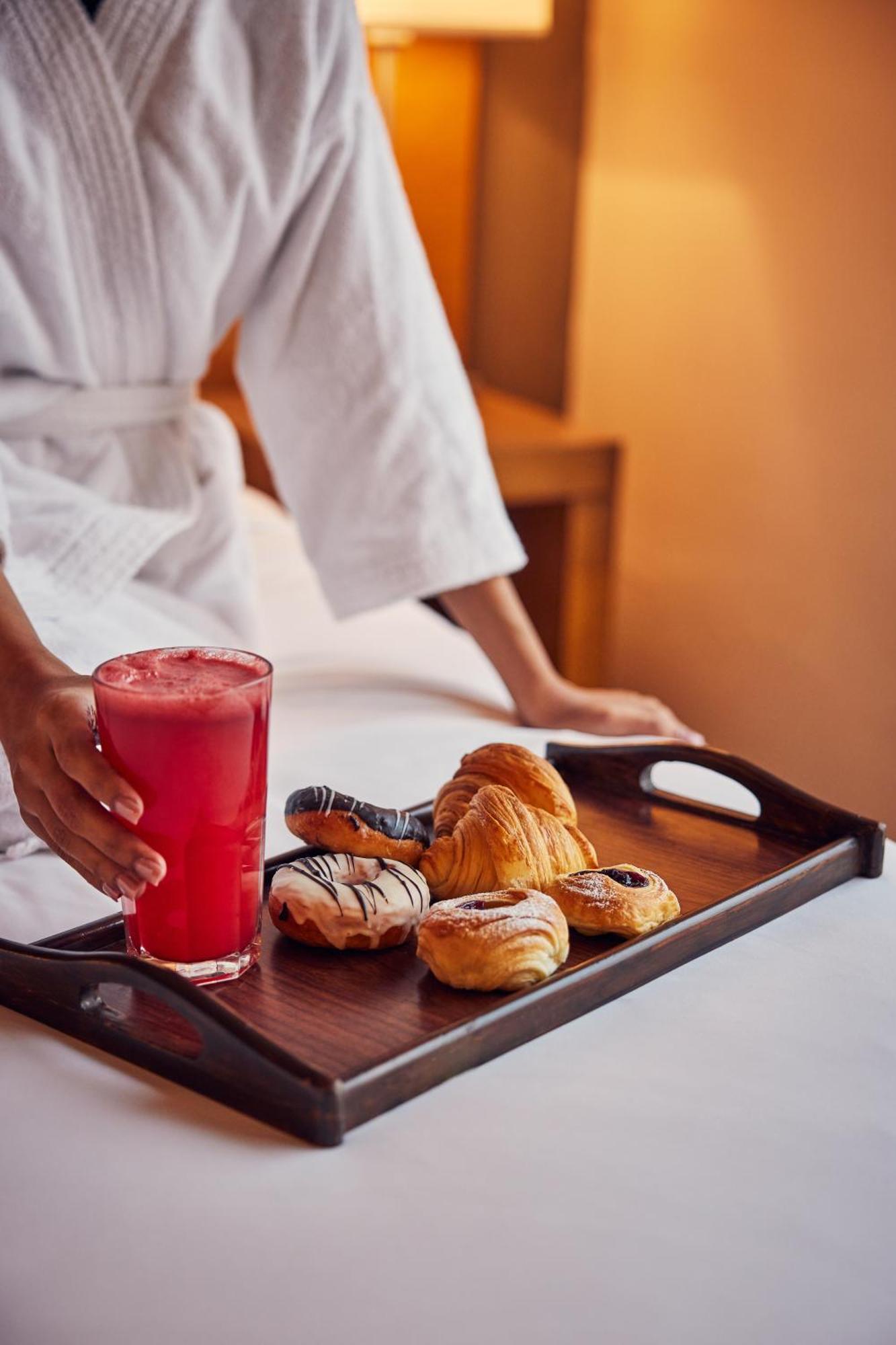 Hyatt Place Gurgaon Udyog Vihar Exteriér fotografie Room service