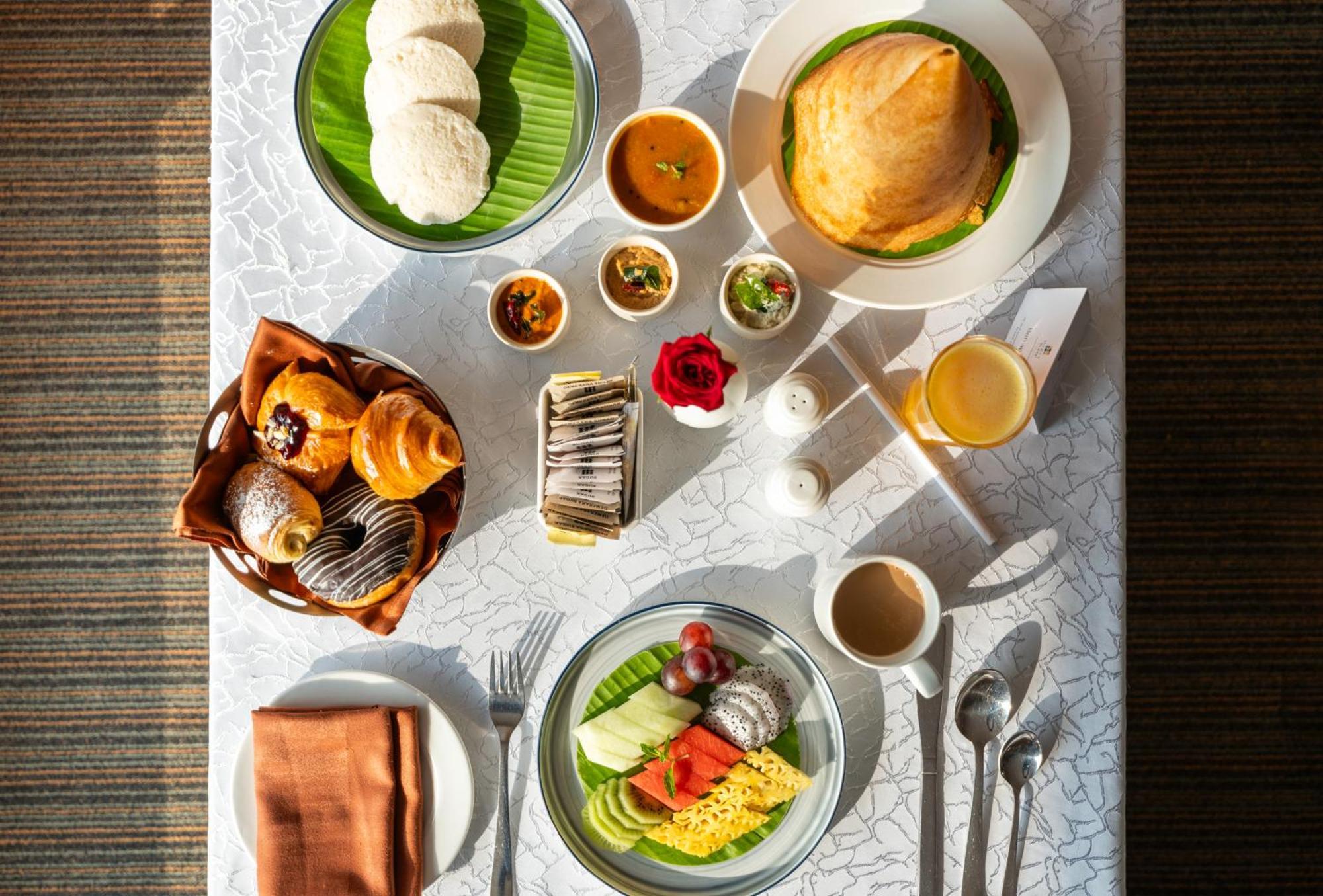 Hyatt Place Gurgaon Udyog Vihar Exteriér fotografie A typical vegetarian meal served on board