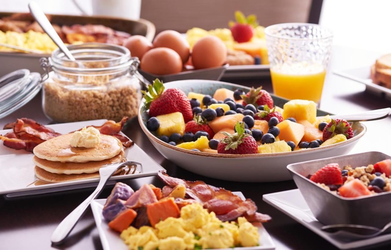 Hyatt Place Gurgaon Udyog Vihar Exteriér fotografie A breakfast buffet